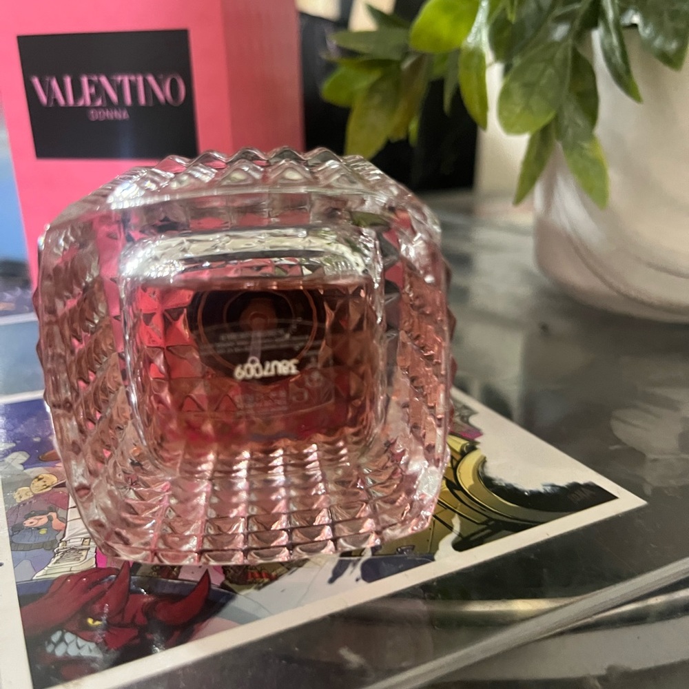 Born in Roma Valentino perfume